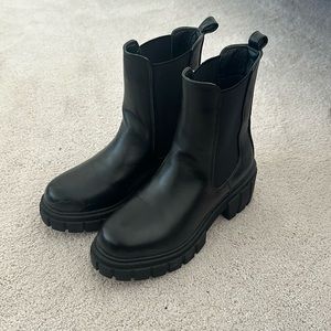 Chelsea Boots
